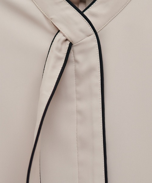 natural couture(ナチュラルクチュール)の「WEB限定 / ねじり配色ボウタイブラウス(シャツ/ブラウス・レディース・ベージュ/ラベンダー/サックスブルー/ブルー/ピンクベージュ・FREE)」の13枚目の写真