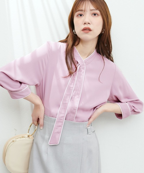 natural couture(ナチュラルクチュール)の「WEB限定 / ねじり配色ボウタイブラウス(シャツ/ブラウス・レディース・ベージュ/ラベンダー/サックスブルー/ブルー/ピンクベージュ・FREE)」の11枚目の写真