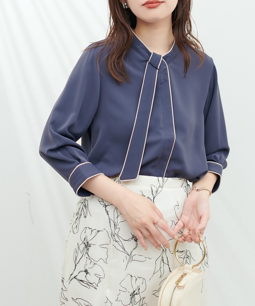 natural couture(ナチュラルクチュール)の「WEB限定 / ねじり配色ボウタイブラウス(シャツ/ブラウス・レディース・ベージュ/ラベンダー/サックスブルー/ブルー/ピンクベージュ・FREE)」の22枚目の写真