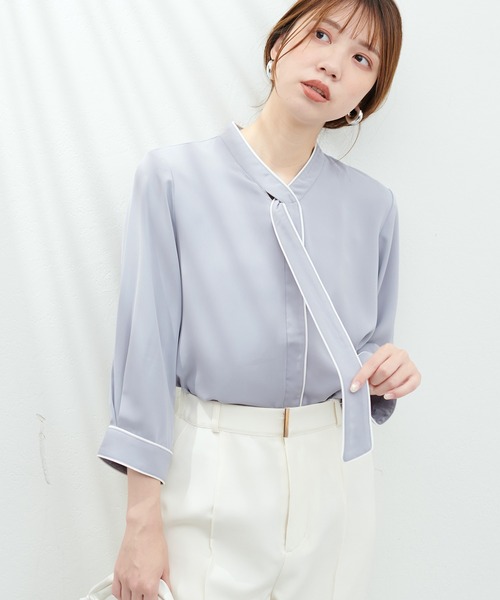 natural couture(ナチュラルクチュール)の「WEB限定 / ねじり配色ボウタイブラウス(シャツ/ブラウス・レディース・ベージュ/ラベンダー/サックスブルー/ブルー/ピンクベージュ・FREE)」の10枚目の写真