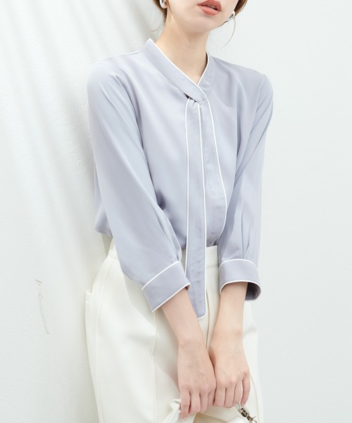 natural couture(ナチュラルクチュール)の「WEB限定 / ねじり配色ボウタイブラウス(シャツ/ブラウス・レディース・ベージュ/ラベンダー/サックスブルー/ブルー/ピンクベージュ・FREE)」の17枚目の写真