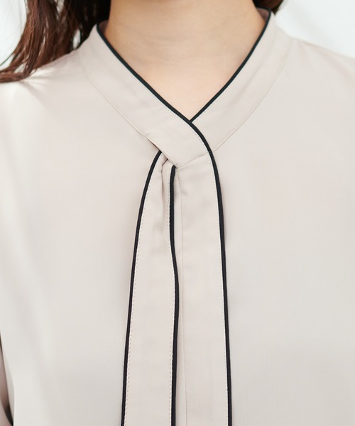 natural couture(ナチュラルクチュール)の「WEB限定 / ねじり配色ボウタイブラウス(シャツ/ブラウス・レディース・ベージュ/ラベンダー/サックスブルー/ブルー/ピンクベージュ・FREE)」の12枚目の写真