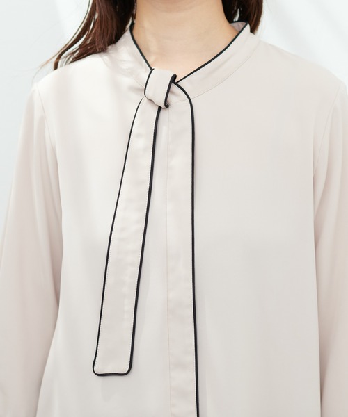 natural couture(ナチュラルクチュール)の「WEB限定 / ねじり配色ボウタイブラウス(シャツ/ブラウス・レディース・ベージュ/ラベンダー/サックスブルー/ブルー/ピンクベージュ・FREE)」の16枚目の写真