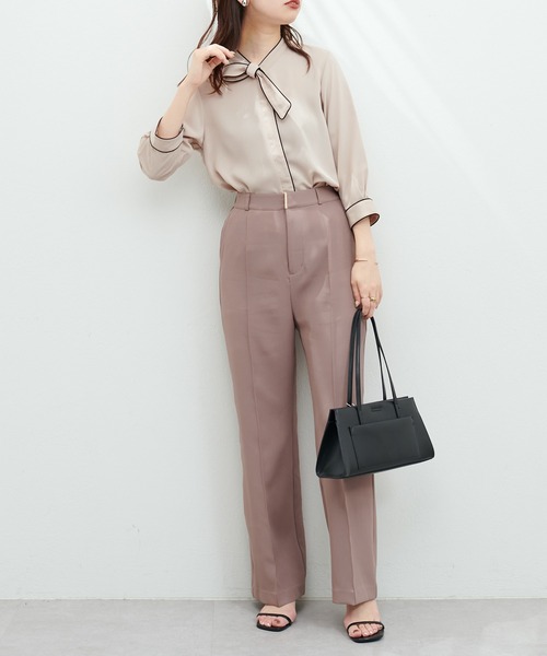 natural couture(ナチュラルクチュール)の「WEB限定 / ねじり配色ボウタイブラウス(シャツ/ブラウス・レディース・ベージュ/ラベンダー/サックスブルー/ブルー/ピンクベージュ・FREE)」の6枚目の写真