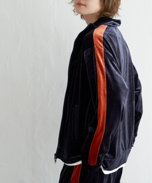 notch.（ノッチ）の「【セットアップ対応】ベロアトラックジャケット（ジャージ・レディース・ブラック/ネイビー・M）」の10枚目の写真