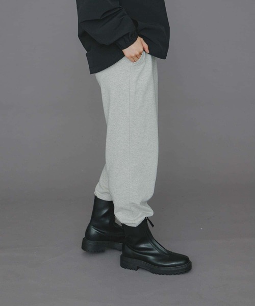 Uiscel（ユイセル）の「『ユニセックス』Uiscel　ヘビーウエイトジョガースウェットパンツ（その他パンツ・レディース・グレー/オートミール・MEDIUM/LARGE）」の5枚目の写真