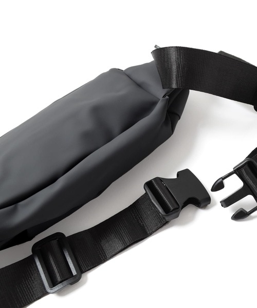 GLAZOS（グラソス）の「シンプルミニボディバッグ（ボディバッグ/ウエストポーチ・キッズ・ブラック/ブルー/グレー・フリー）」の5枚目の写真