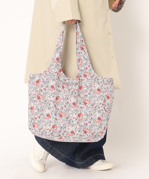 LAURA ASHLEY(ローラアシュレイ)の「ロウェナ柄 レインバッグ(エコバッグ/サブバッグ・レディース・ブルー系/イエロー系/レッド系2・00)」の15枚目の写真