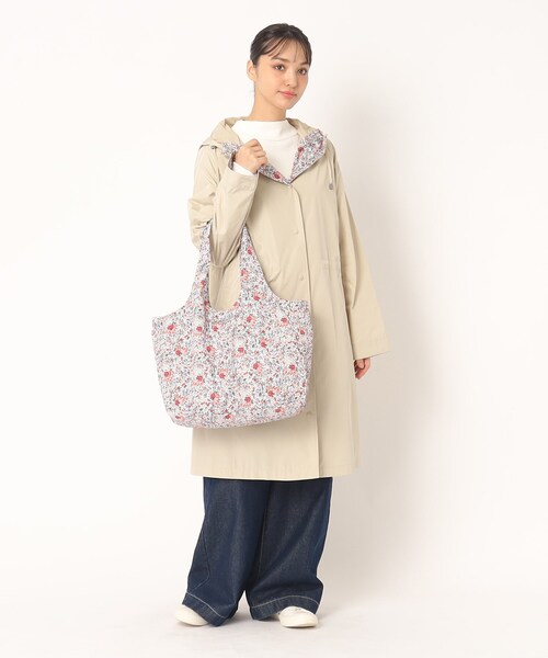 LAURA ASHLEY(ローラアシュレイ)の「ロウェナ柄 レインバッグ(エコバッグ/サブバッグ・レディース・ブルー系/イエロー系/レッド系2・00)」の16枚目の写真