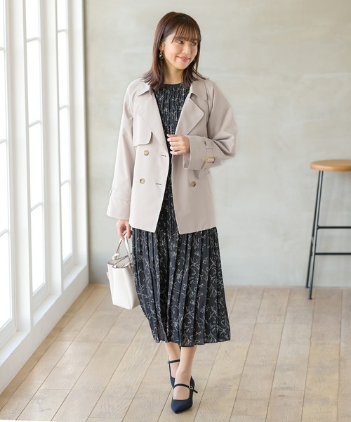Honeys(ハニーズ)の「撥水加工ハーフ丈トレンチコート(トレンチコート・レディース・ネイビー/ダークベージュ/アイボリー/ピンク系その他・S/M/L/LL)」の11枚目の写真