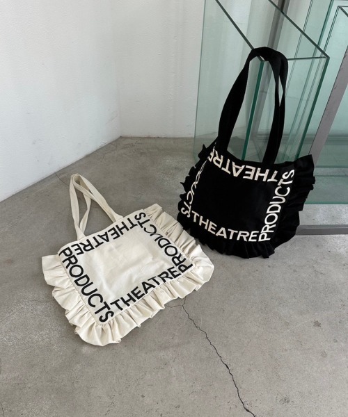 THEATRE PRODUCTS（シアタープロダクツ）の「ラッフルトートバッグ-ロゴプリント-（トートバッグ・レディース・アイボリー/ブラック・FREE）」の8枚目の写真