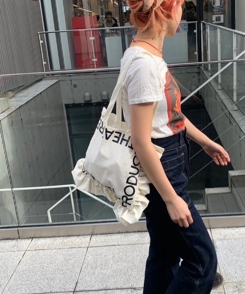 THEATRE PRODUCTS（シアタープロダクツ）の「ラッフルトートバッグ-ロゴプリント-（トートバッグ・レディース・アイボリー/ブラック・FREE）」の20枚目の写真