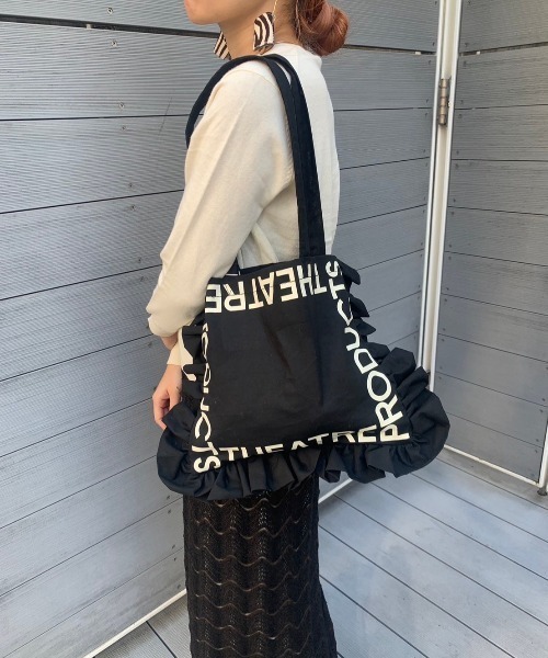 THEATRE PRODUCTS（シアタープロダクツ）の「ラッフルトートバッグ-ロゴプリント-（トートバッグ・レディース・アイボリー/ブラック・FREE）」の11枚目の写真