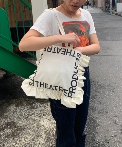 THEATRE PRODUCTS（シアタープロダクツ）の「ラッフルトートバッグ-ロゴプリント-（トートバッグ・レディース・アイボリー/ブラック・FREE）」の12枚目の写真