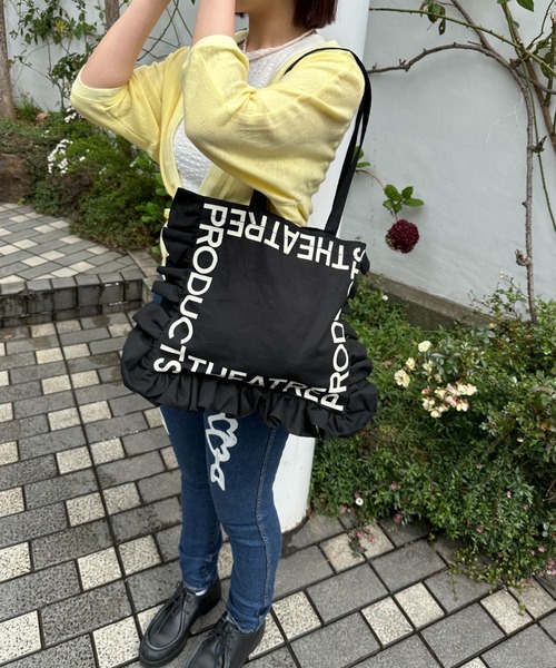 THEATRE PRODUCTS（シアタープロダクツ）の「ラッフルトートバッグ-ロゴプリント-（トートバッグ・レディース・アイボリー/ブラック・FREE）」の15枚目の写真