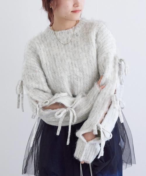 w closet（ダブルクローゼット）の「起毛加工袖リボンニット（ニット