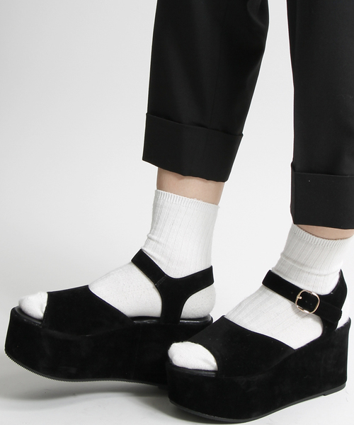 WEGO（ウィゴー）の「WEGO/スエード厚底サンダル（サンダル・レディース・キャメル/ブラック/カーキ・LARGE/MEDIUM）」の2枚目の写真