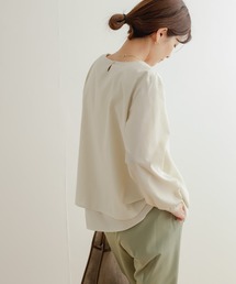 『UR TECH Smart Linen Touch』レイヤードブラウス