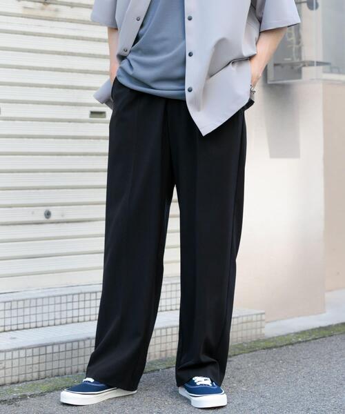 ITEMS URBANRESEARCH（アイテムズ アーバンリサーチ）の「『セットアップ対応』ウォッシャブル×クールタッチTRストレートパンツ（その他パンツ・メンズ・グレー/ベージュ/ブラック/チェック・MEDIUM/LARGE）」の2枚目の写真