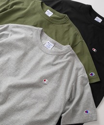 Champion（チャンピオン）の「【Champion/チャンピオン】ワンポイントロゴ刺繍＆ミニワッペンデザイン メンズベーシック ショートスリーブTシャツ/半袖Tシャツ/【USAコットン】/24SS（Tシャツ/カットソー・メンズ）」
