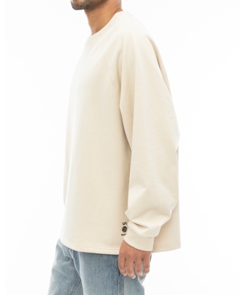 RVCA(ルーカ)の「RVCA メンズ ALL TIME TERRY CREW トレーナー 【2024年春夏モデル】/ルーカワンポイントスウェットトレーナー(スウェット・メンズ・アイボリー/ブラック/パープル・LARGE/MEDIUM/SMALL)」の4枚目の写真
