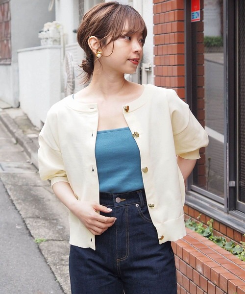 tiptop(ティップトップ)の「ハートボタン2way半袖カーディガン(カーディガン/ボレロ・レディース・ピンク/ブラック系その他/アイボリー/ブラック/サックスブルー・FREE)」の6枚目の写真