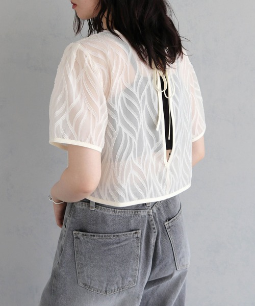 cheriella（シェリエラ）の「【cheriella】WEB限定前後２WAYリーフシフォンクルーネックショートブラウス（シャツ/ブラウス・レディース・アイボリー/ブラック・M）」の18枚目の写真