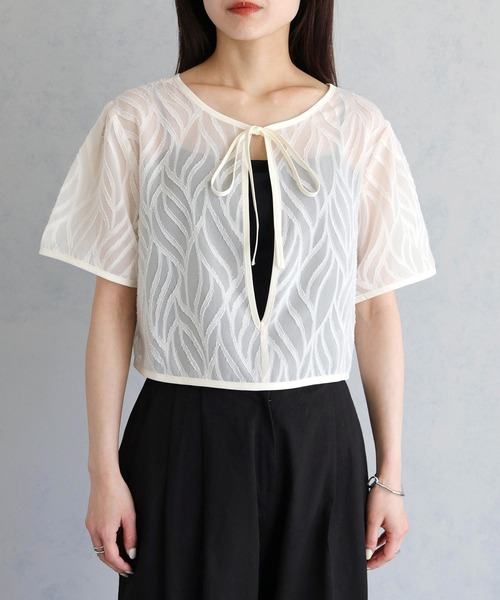 cheriella（シェリエラ）の「【cheriella】WEB限定前後２WAYリーフシフォンクルーネックショートブラウス（シャツ/ブラウス・レディース・アイボリー/ブラック・M）」の4枚目の写真