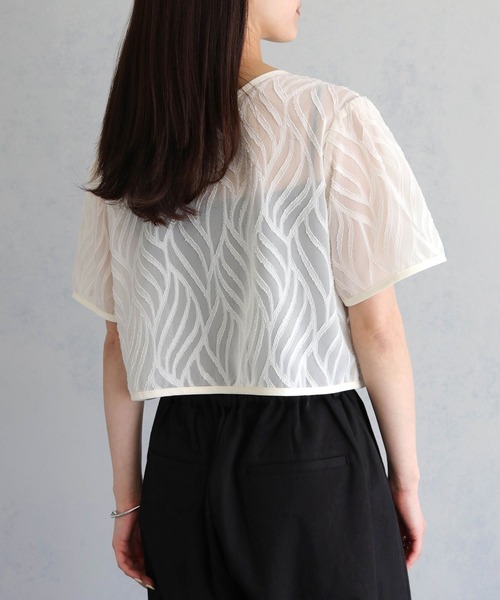 cheriella（シェリエラ）の「【cheriella】WEB限定前後２WAYリーフシフォンクルーネックショートブラウス（シャツ/ブラウス・レディース・アイボリー/ブラック・M）」の9枚目の写真