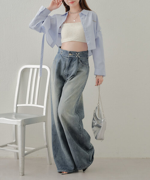 Chico（チコ）の「ラウンドショート丈肩開きシャツ（シャツ/ブラウス・レディース・ブルー/ホワイト/ベージュ・FREE）」の16枚目の写真