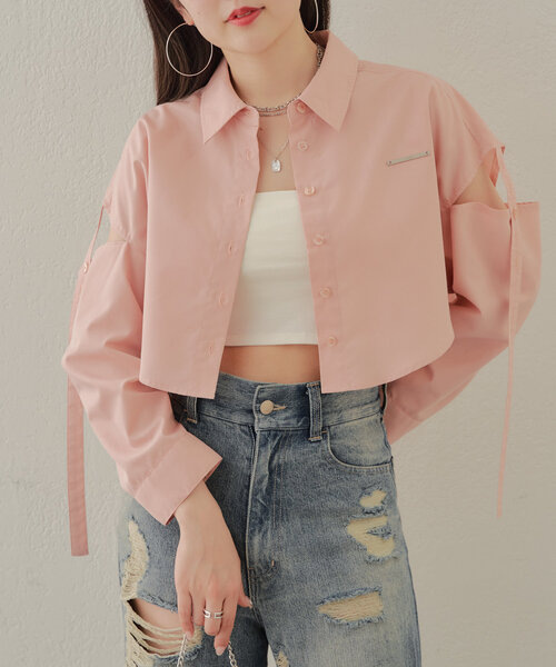 Chico（チコ）の「ラウンドショート丈肩開きシャツ（シャツ/ブラウス・レディース・ブルー/ホワイト/ベージュ・FREE）」の17枚目の写真