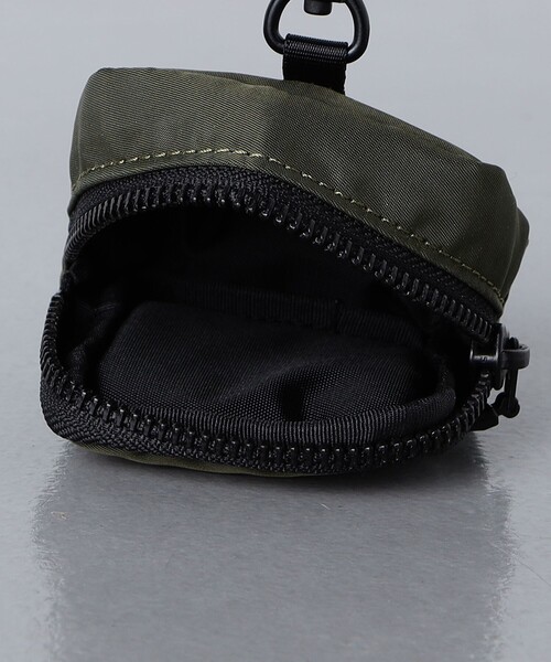 UNITED ARROWS（ユナイテッドアローズ）の「【別注】＜YOSEMITE STRAP＞ MULTI CASE S/マルチケース S（その他小物・メンズ・ブラック/オリーブ・FREE）」の11枚目の写真