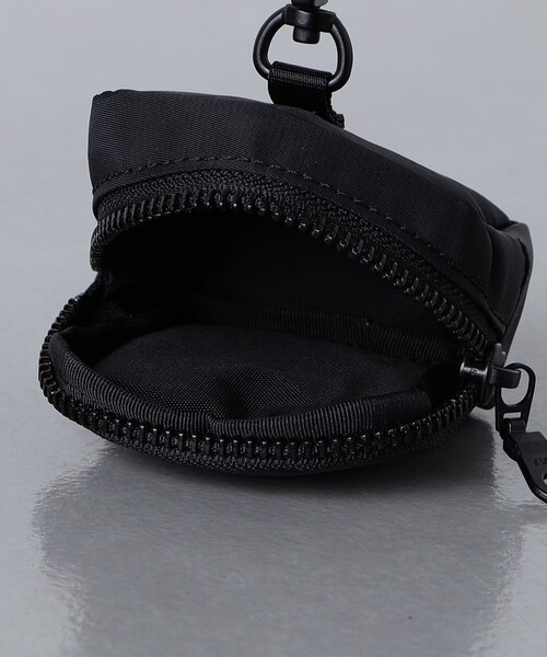 UNITED ARROWS（ユナイテッドアローズ）の「【別注】＜YOSEMITE STRAP＞ MULTI CASE S/マルチケース S（その他小物・メンズ・ブラック/オリーブ・FREE）」の4枚目の写真