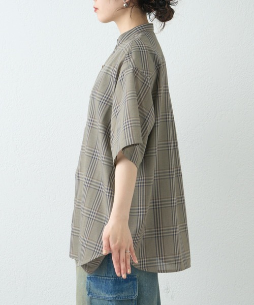 CIAOPANIC TYPY(チャオパニックティピー)の「速乾テックリネンチェックバンドカラーシャツ(セットアップ対応)(シャツ/ブラウス・メンズ・ベージュ/チャコールグレー・MEDIUM/LARGE)」の21枚目の写真