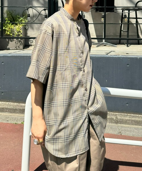 CIAOPANIC TYPY(チャオパニックティピー)の「速乾テックリネンチェックバンドカラーシャツ(セットアップ対応)(シャツ/ブラウス・メンズ・ベージュ/チャコールグレー・MEDIUM/LARGE)」の11枚目の写真