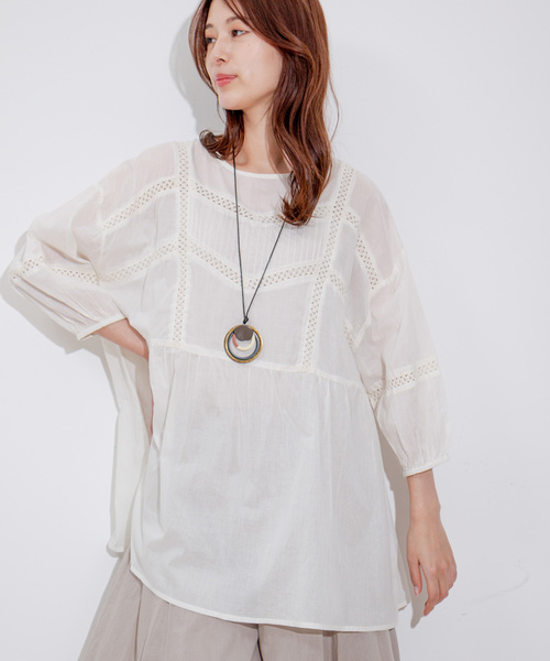 Jayro（ジャイロ）の「ピンタックレースブラウス（シャツ/ブラウス・レディース・ホワイト系その他/オレンジ/ブラック/ブルー・M）」の2枚目の写真