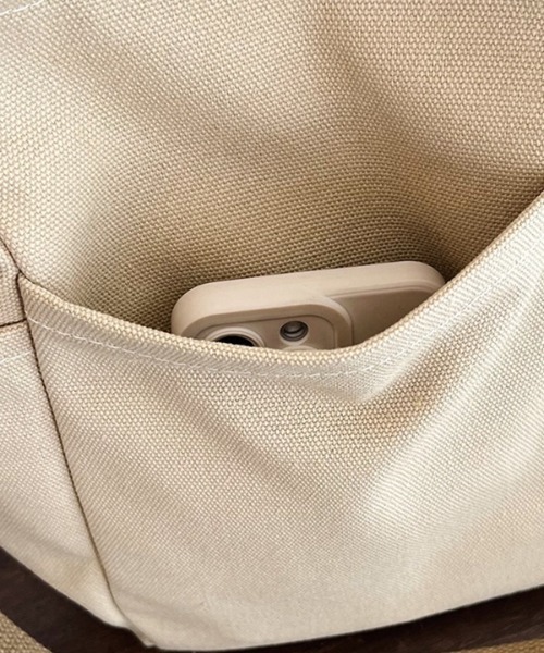 PARKS TOKYO SELECT（パークストウキョウセレクト）の「大容量 2WAYショルダーキャンバスバッグ（ショルダーバッグ・レディース・黄緑系/ホワイト/ブラック/カーキ/カーキ系・FREE）」の22枚目の写真