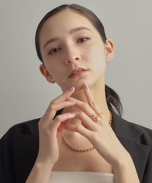 COCOSHNIK ONKITSCH(ココシュニックオンキッチュ)の「シルバー クッションシェイプ スタッドピアス GP(ピアス(両耳用)・レディース・ゴールド・00)」の7枚目の写真