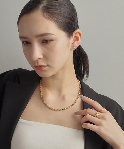 COCOSHNIK ONKITSCH(ココシュニックオンキッチュ)の「シルバー クッションシェイプ スタッドピアス GP(ピアス(両耳用)・レディース・ゴールド・00)」の8枚目の写真