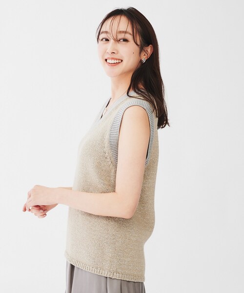 UNTITLED（アンタイトル）の「◆【オールシーズン/ラメ】Vネックベスト（ベスト・レディース・ブルー系その他/ダークブラウン/ナチュラル・00/02/04/44/48）」の4枚目の写真