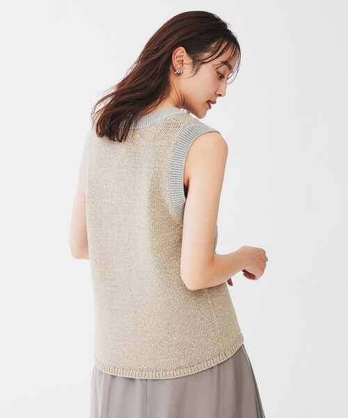 UNTITLED（アンタイトル）の「◆【オールシーズン/ラメ】Vネックベスト（ベスト・レディース・ブルー系その他/ダークブラウン/ナチュラル・00/02/04/44/48）」の5枚目の写真