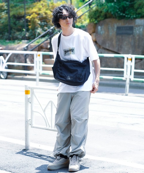 THRASHER（スラッシャー）の「RUNNING PUSH Shoulder Bag/スラッシャータブレット収納可能ワンポイントアイコンショルダーバッグ（ショルダーバッグ・メンズ・ブラック×ブラック/ブラック×ゴールド/ブラック×ホワイト・FREE）」の12枚目の写真