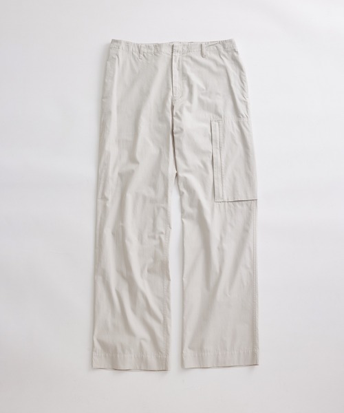 ADAM ET ROPE'(アダムエロペ)の「ガーメントダイ ワイドストレート カーゴトラウザーズ / ロングシーズン着用可能(カーゴパンツ・メンズ・ネイビー/ライトグレー/ベージュ系その他・L/M)」の19枚目の写真