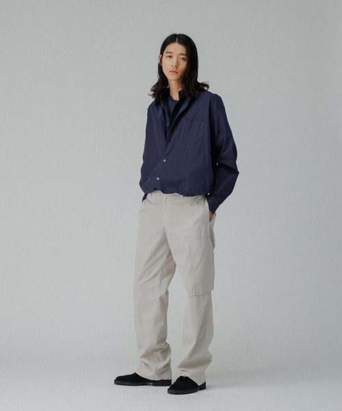 ADAM ET ROPE'(アダムエロペ)の「ガーメントダイ ワイドストレート カーゴトラウザーズ / ロングシーズン着用可能(カーゴパンツ・メンズ・ネイビー/ライトグレー/ベージュ系その他・L/M)」の20枚目の写真