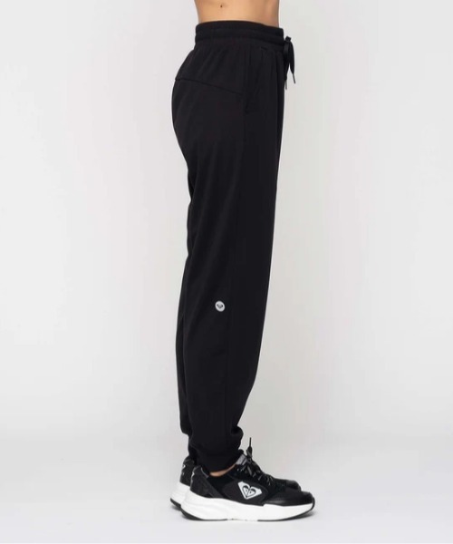 【セール】FEELING COZY PANTS/ロキシー速乾ドローコード付きジョガーパンツ（その他パンツ）｜ROXY（ロキシー）