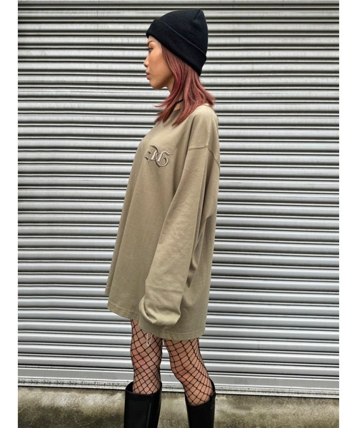 EGOIST（エゴイスト）の「BIG刺繍ユニセックスロンT（Tシャツ/カットソー・レディース・パープル/ホワイト/ブラック/カーキ・FREE）」の4枚目の写真