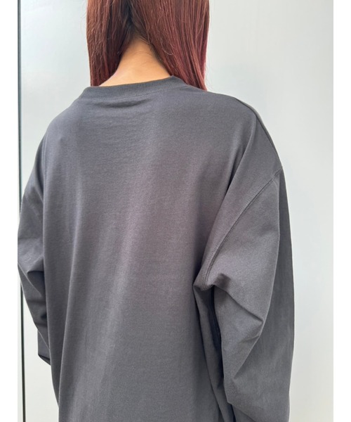 EGOIST（エゴイスト）の「BIG刺繍ユニセックスロンT（Tシャツ/カットソー・レディース・パープル/ホワイト/ブラック/カーキ・FREE）」の12枚目の写真