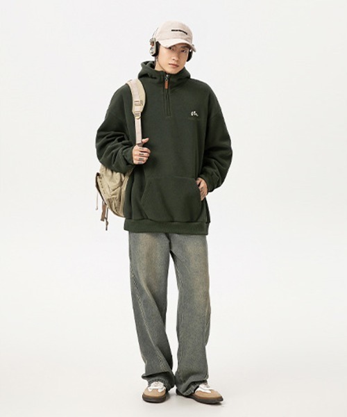 Ressaca（レサーカ）の「オーバーサイズハーフジップフード付き