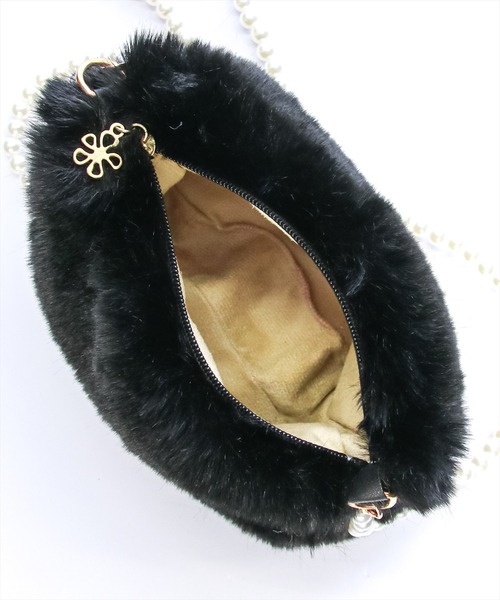 clear（クリア）の「パールショルダーファーバッグ ≪2024AW新作≫（ショルダーバッグ・レディース・ブラック/アイボリー・F）」の5枚目の写真