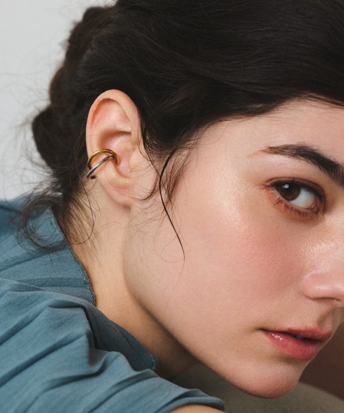 CENE(セネ)の「【CENE】セネ/ツイストダブルイヤーカフ(イヤーカフ・レディース・シルバー×ゴールド/シルバー・FREE)」の5枚目の写真